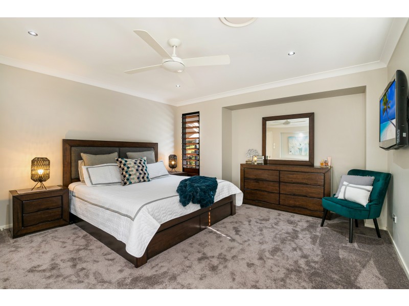 17 Brookeside Crescent, Seventeen Mile Rocks QLD 4073