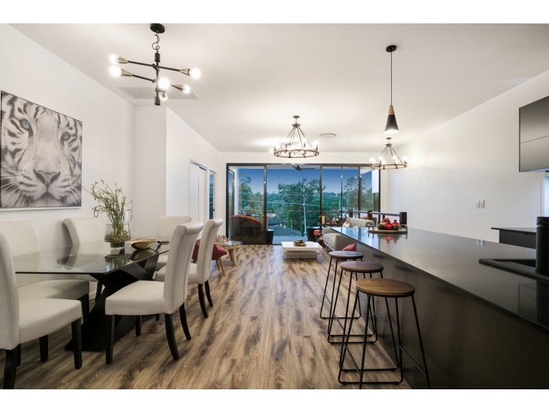 25 Argyle Street, Seventeen Mile Rocks QLD 4073