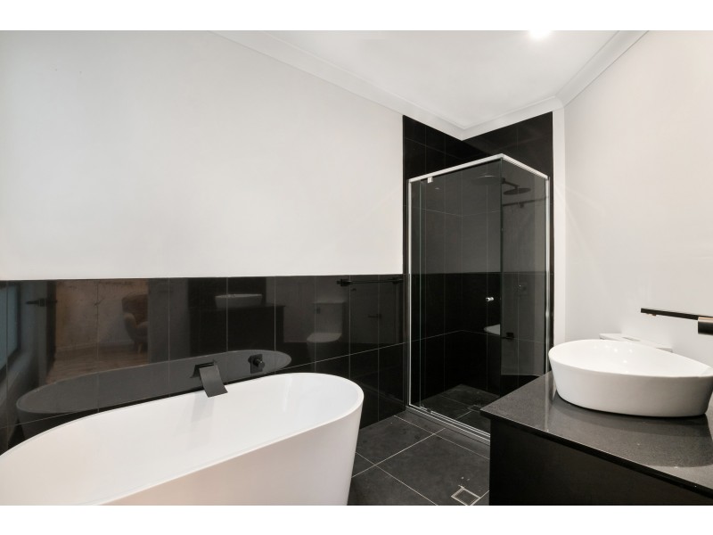 25 Argyle Street, Seventeen Mile Rocks QLD 4073