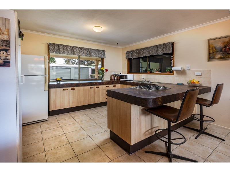 9 Wattle Street, Winfield QLD 4670