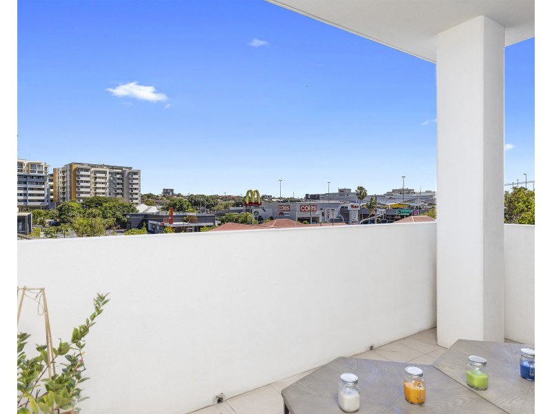 206/1 Kingsmill Street, Chermside QLD 4032