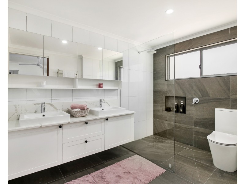 21 Capitol Drive, Jindalee QLD 4074