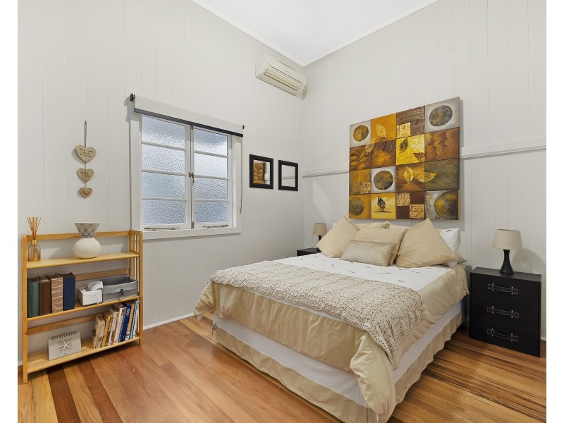 29 Chapman Street, Chapel Hill QLD 4069