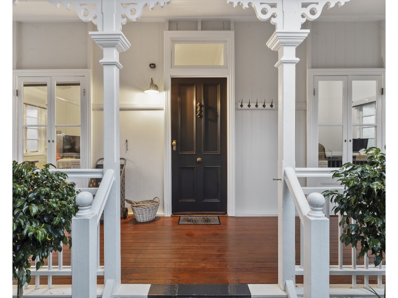 29 Chapman Street, Chapel Hill QLD 4069