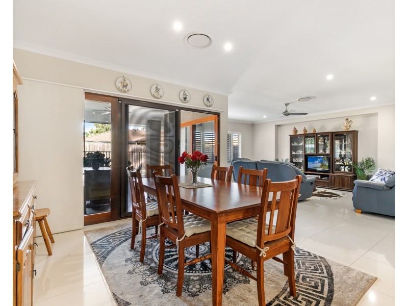 61 Sisley Street, Forest Lake QLD 4078