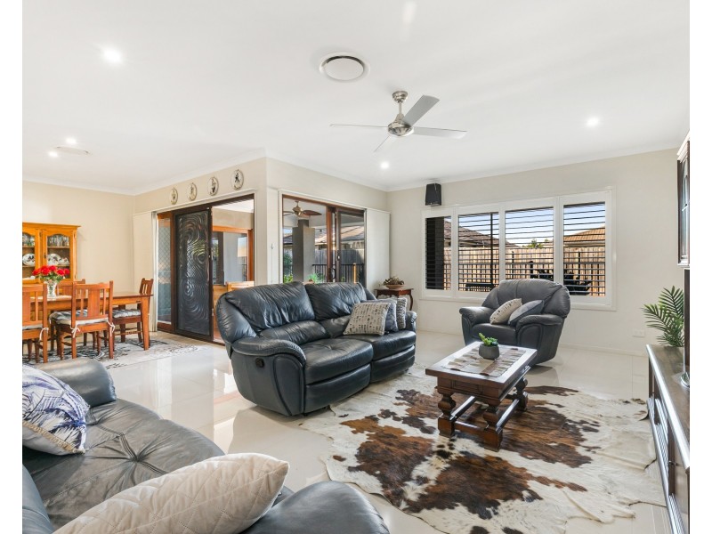 61 Sisley Street, Forest Lake QLD 4078