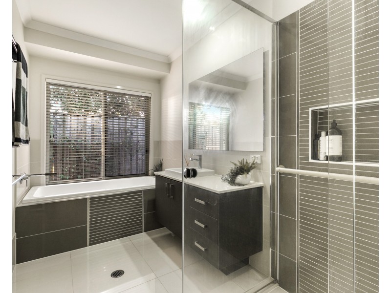 61 Sisley Street, Forest Lake QLD 4078