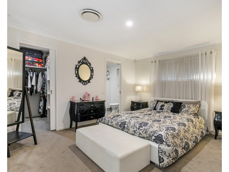 14 Coomb Street, Seventeen Mile Rocks QLD 4073