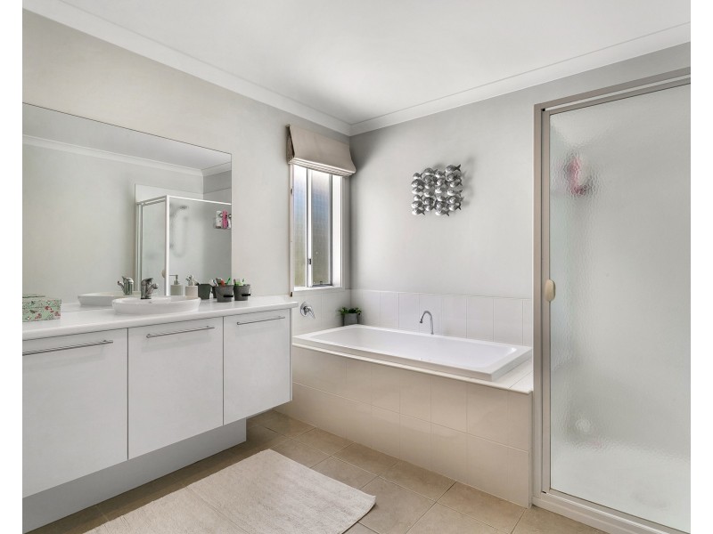 22 Goodenia Crescent, Seventeen Mile Rocks QLD 4073