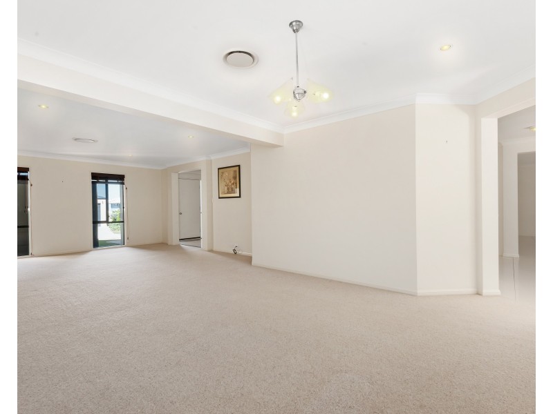 77 Penzance Drive, Redland Bay QLD 4165