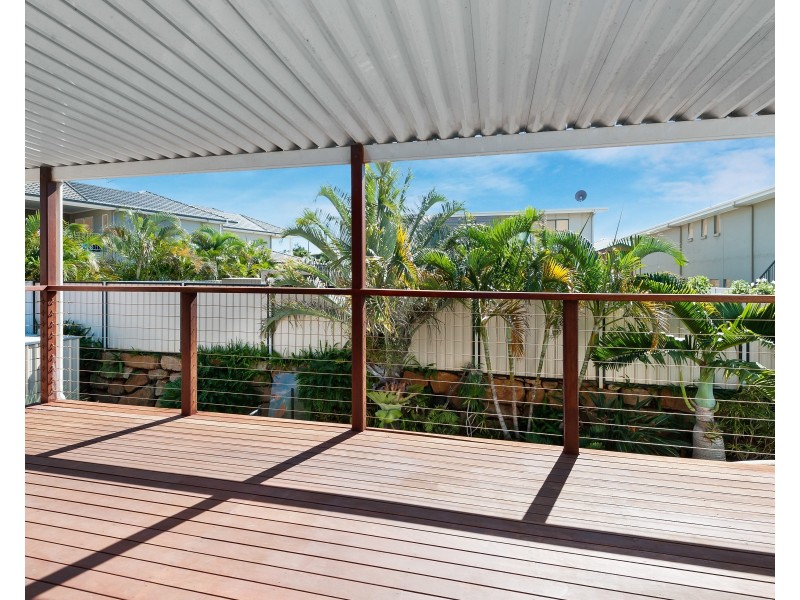77 Penzance Drive, Redland Bay QLD 4165