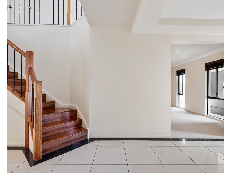 77 Penzance Drive, Redland Bay QLD 4165