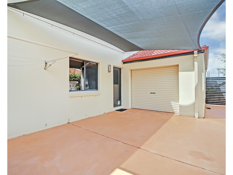 77 Penzance Drive, Redland Bay QLD 4165