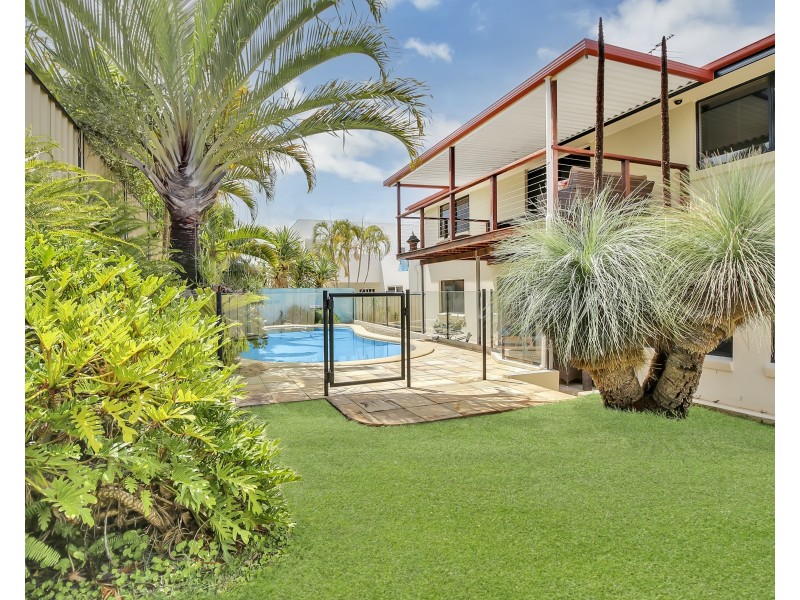 77 Penzance Drive, Redland Bay QLD 4165