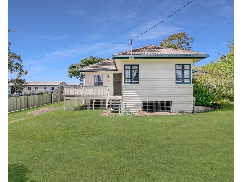 140 Englefield Road, Oxley QLD 4075