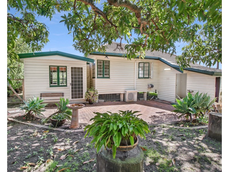 140 Englefield Road, Oxley QLD 4075