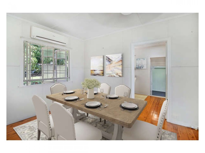 140 Englefield Road, Oxley QLD 4075