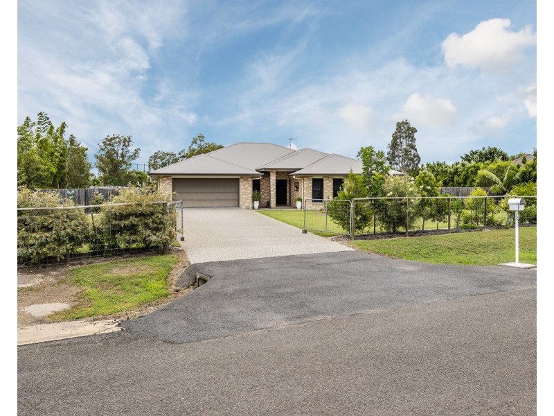 9 Lamington Court, Branyan QLD 4670