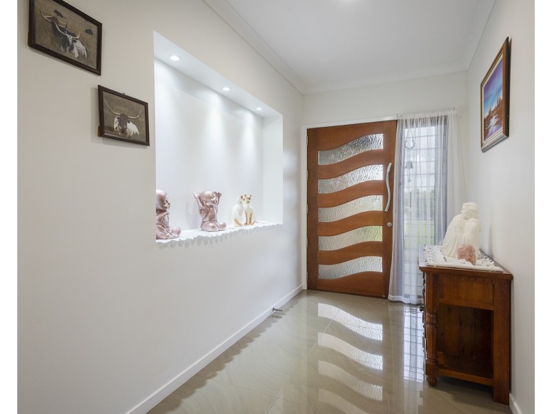 9 Lamington Court, Branyan QLD 4670