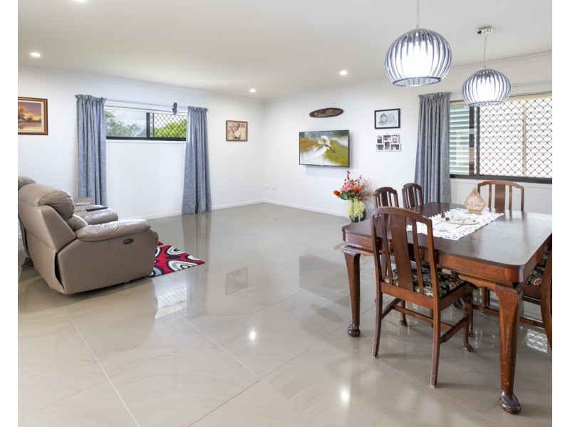 9 Lamington Court, Branyan QLD 4670