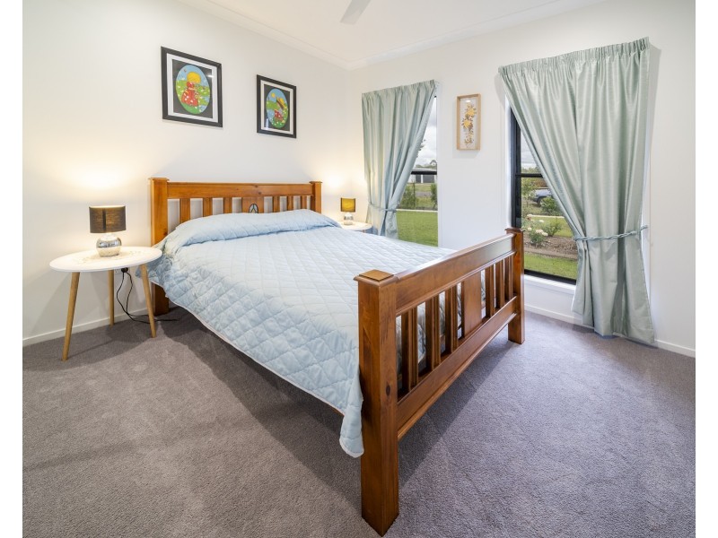 9 Lamington Court, Branyan QLD 4670