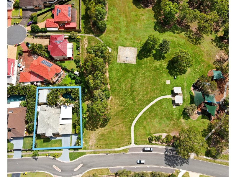 64 Oakley Street, Carindale QLD 4152