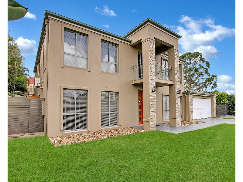 64 Oakley Street, Carindale QLD 4152