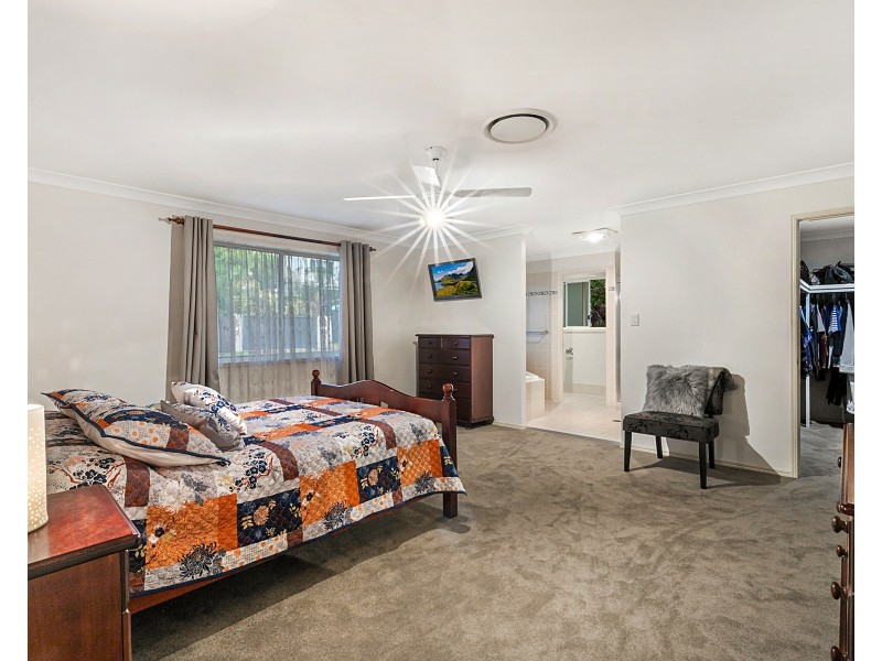 22 Paterson Street, Seventeen Mile Rocks QLD 4073