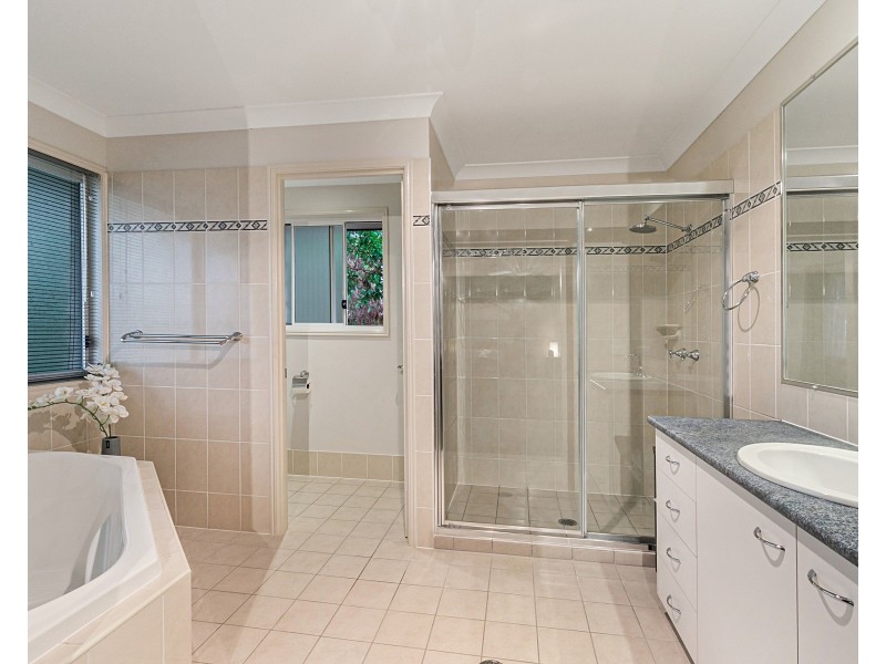 22 Paterson Street, Seventeen Mile Rocks QLD 4073