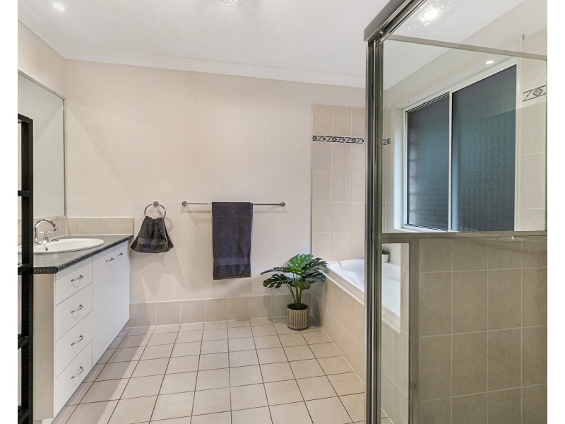 22 Paterson Street, Seventeen Mile Rocks QLD 4073