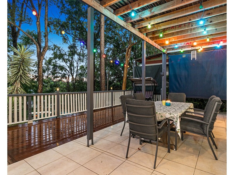 22 Paterson Street, Seventeen Mile Rocks QLD 4073