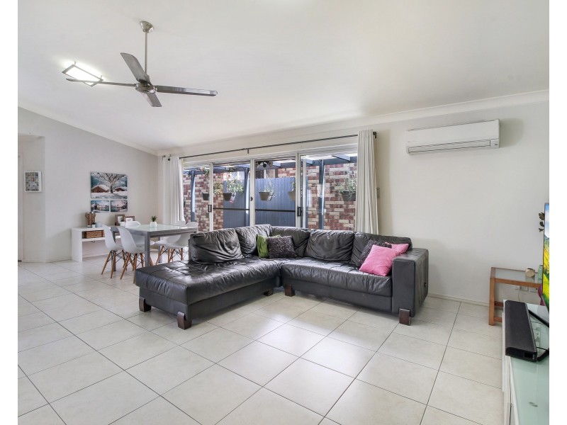 62 Hampstead Street, Forest Lake QLD 4078