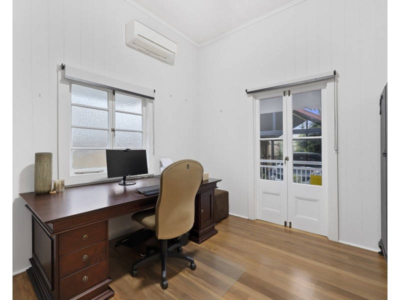 29 Chapman Street, Chapel Hill QLD 4069