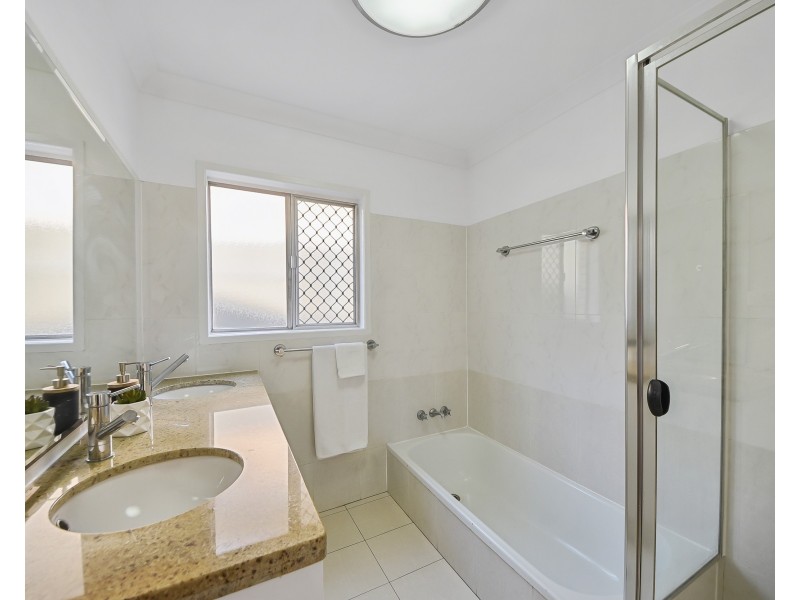 9 Kitching Street, Chapel Hill QLD 4069