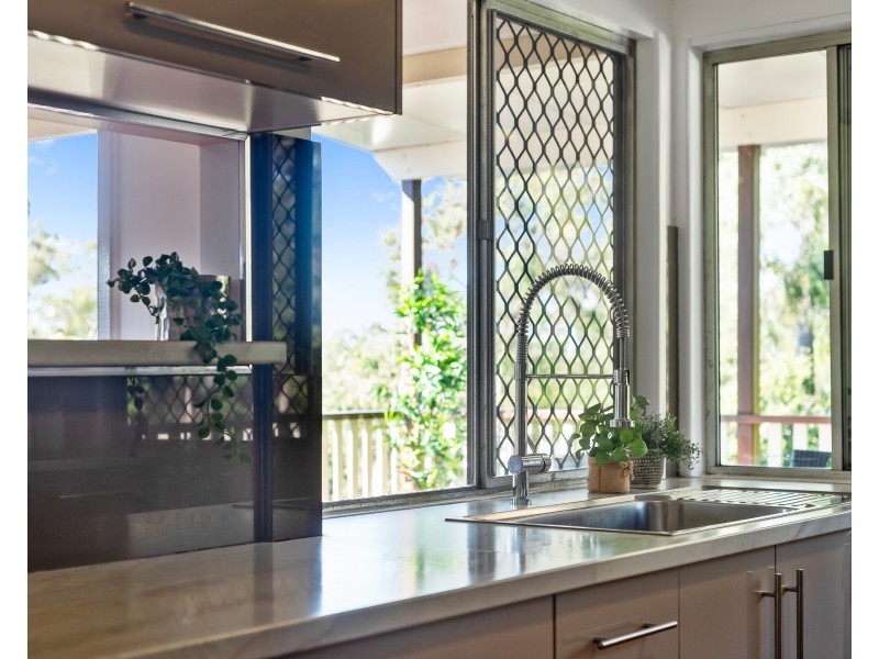 9 Kitching Street, Chapel Hill QLD 4069