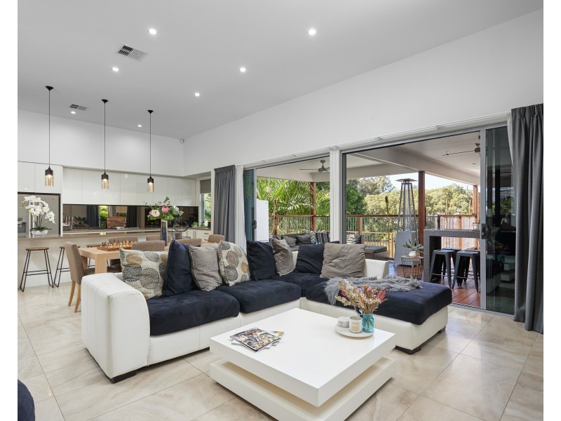 28 River Cove Place, Helensvale QLD 4212