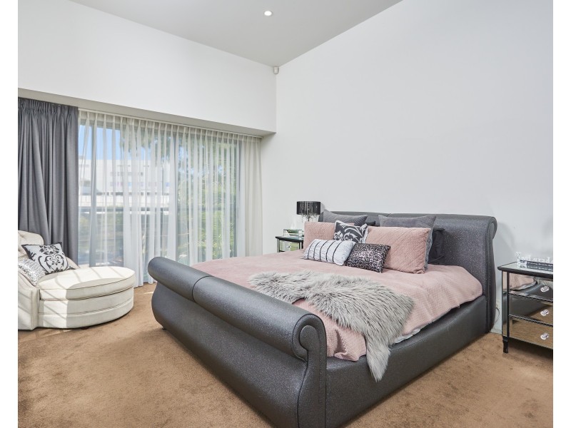 28 River Cove Place, Helensvale QLD 4212