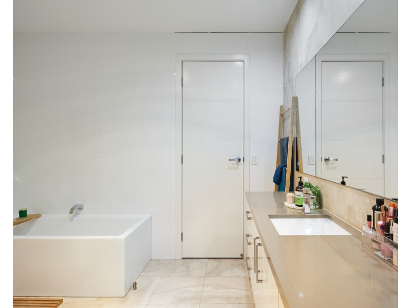 28 River Cove Place, Helensvale QLD 4212