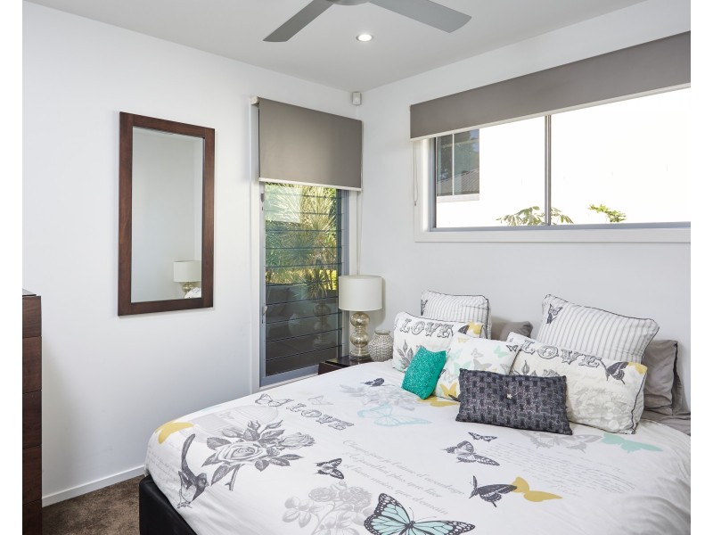 28 River Cove Place, Helensvale QLD 4212