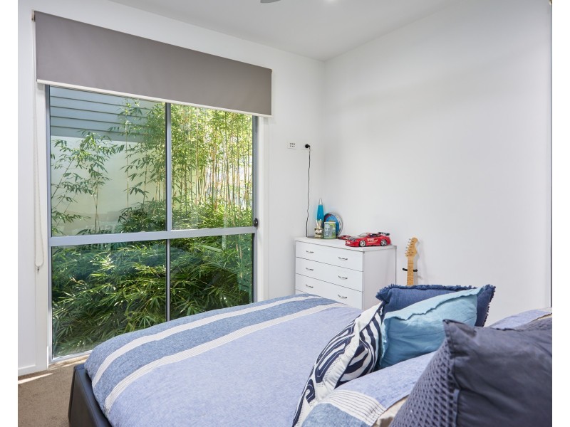 28 River Cove Place, Helensvale QLD 4212