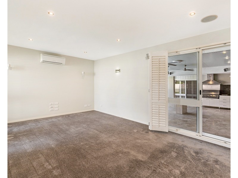 9 Tana Street, Westlake QLD 4074