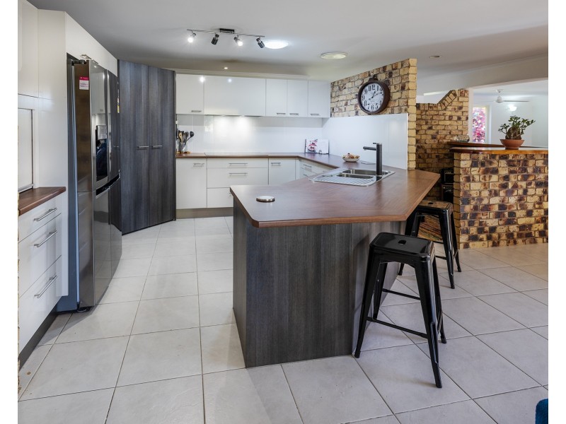 17 Tropicana Drive, Avoca QLD 4670