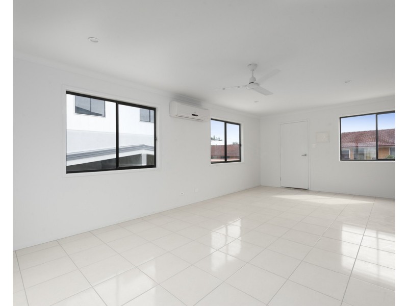 11 Green Street, Booval QLD 4304