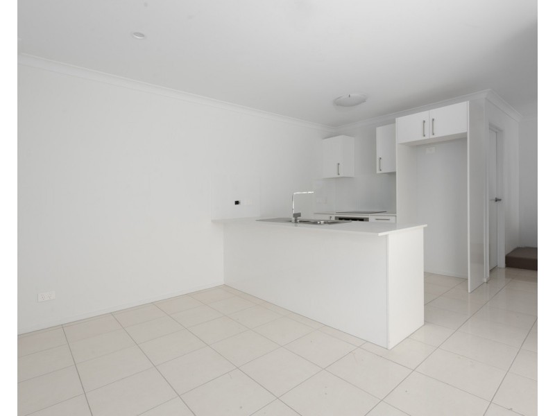 11 Green Street, Booval QLD 4304