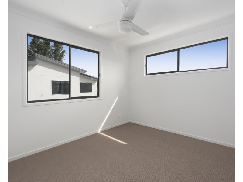 11 Green Street, Booval QLD 4304