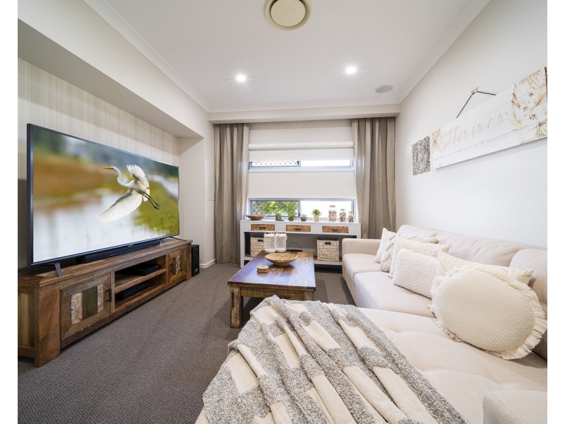 6 Banner Court, Branyan QLD 4670