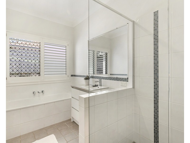 41 Edenbrooke Drive, Sinnamon Park QLD 4073