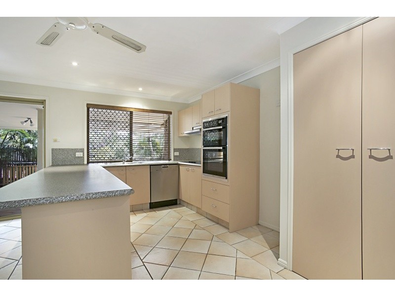 52 Northbrook St, Sinnamon Park QLD 4073