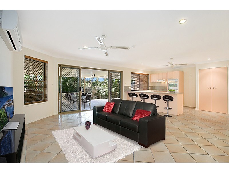 52 Northbrook St, Sinnamon Park QLD 4073