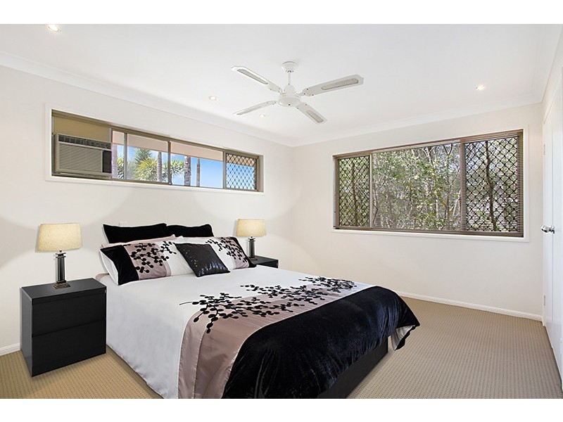 52 Northbrook St, Sinnamon Park QLD 4073